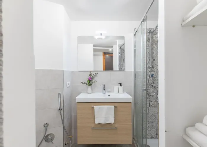 Апартаменты Guesthost - Comfy X2 - Trastevere District! *