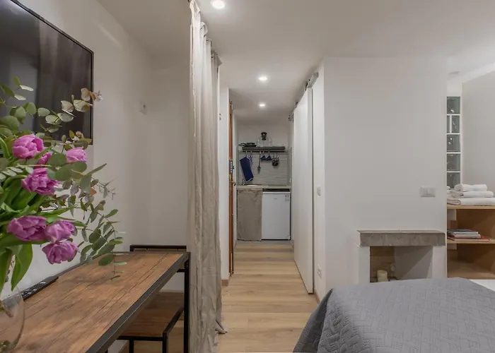 Guesthost - Comfy X2 - Trastevere District! * Rome